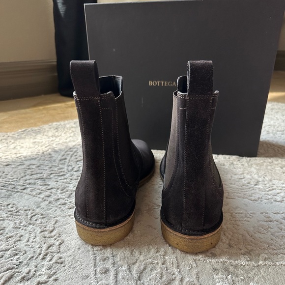 Bottega Veneta Chelsea Boots - Picture 4 of 10